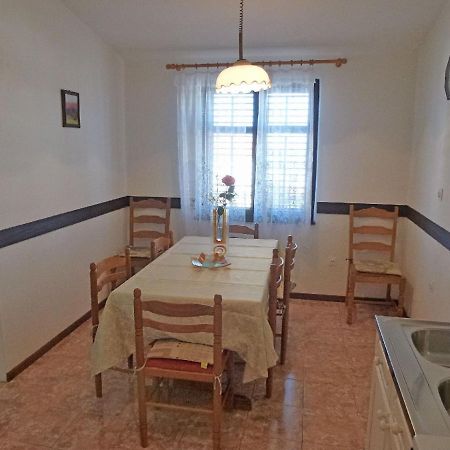 Apartment Milica Njivice Bagian luar foto